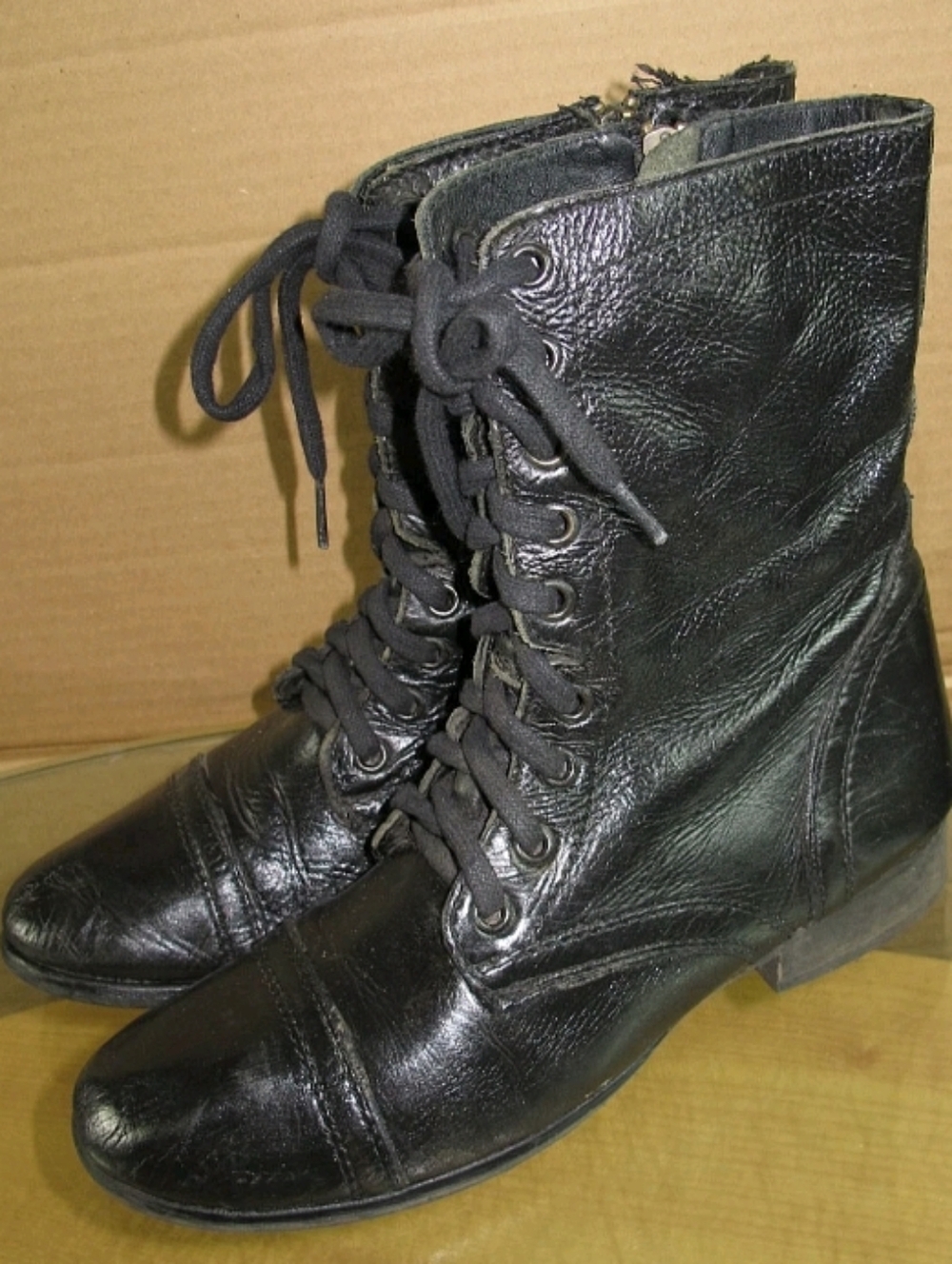 Steve Madden Women's Combat Boots, TROOPA Boots Black Leather Cap Toe Size 8